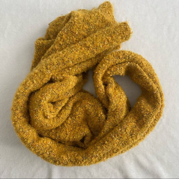 Old Navy Accessories - Yellow Fuzzy Scarf!